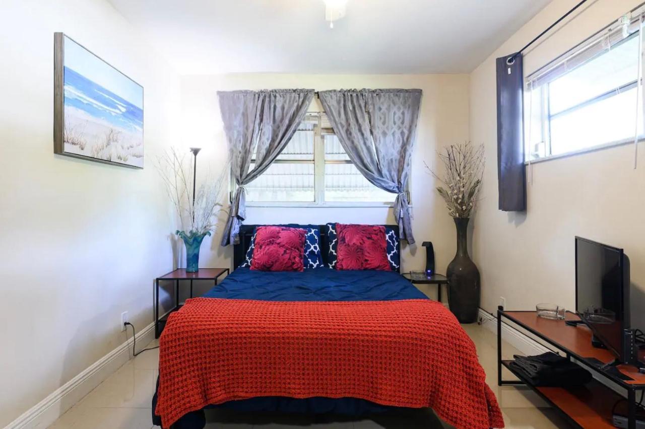 دانيا بيتش Sherry'S Place Home & Apartments المظهر الخارجي الصورة
