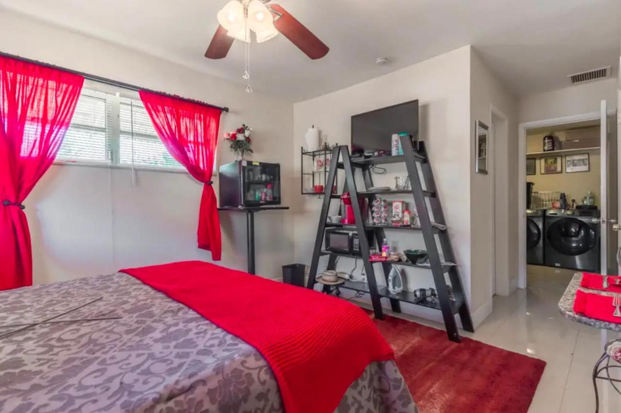 دانيا بيتش Sherry'S Place Home & Apartments الغرفة الصورة